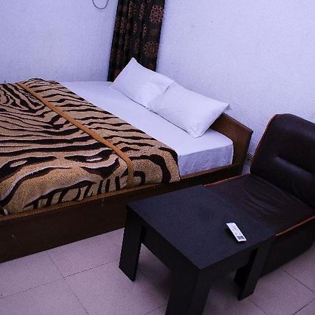 Day By Day Hotel Lagos Esterno foto