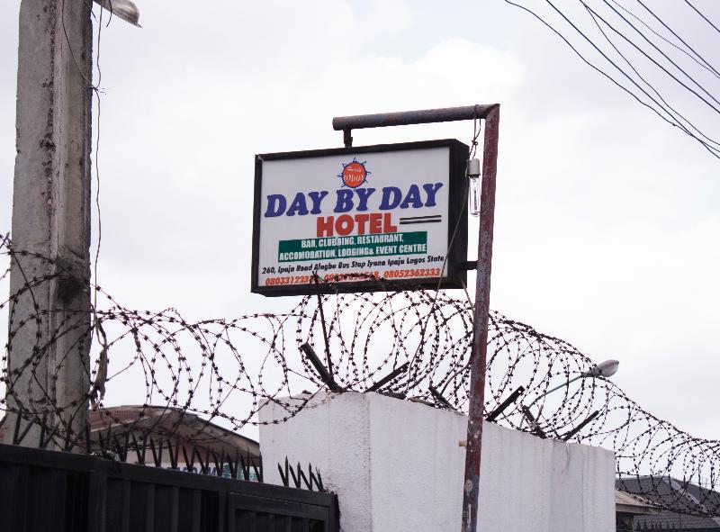 Day By Day Hotel Lagos Esterno foto