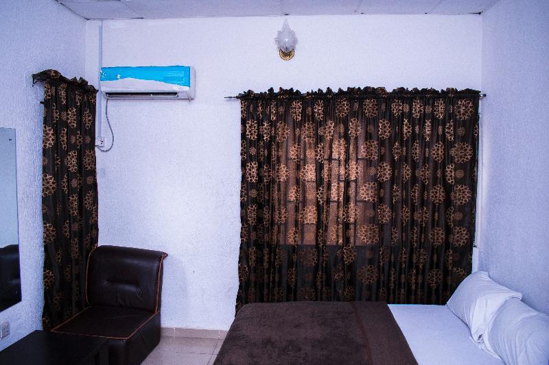 Day By Day Hotel Lagos Esterno foto