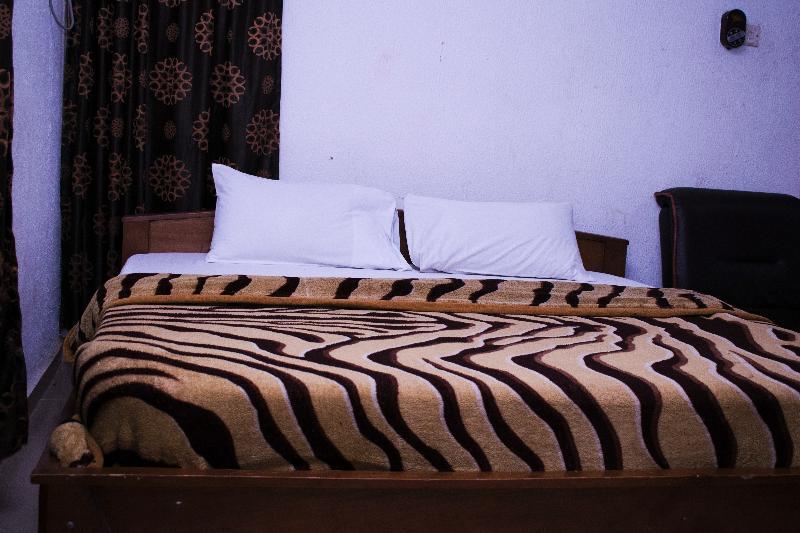 Day By Day Hotel Lagos Esterno foto